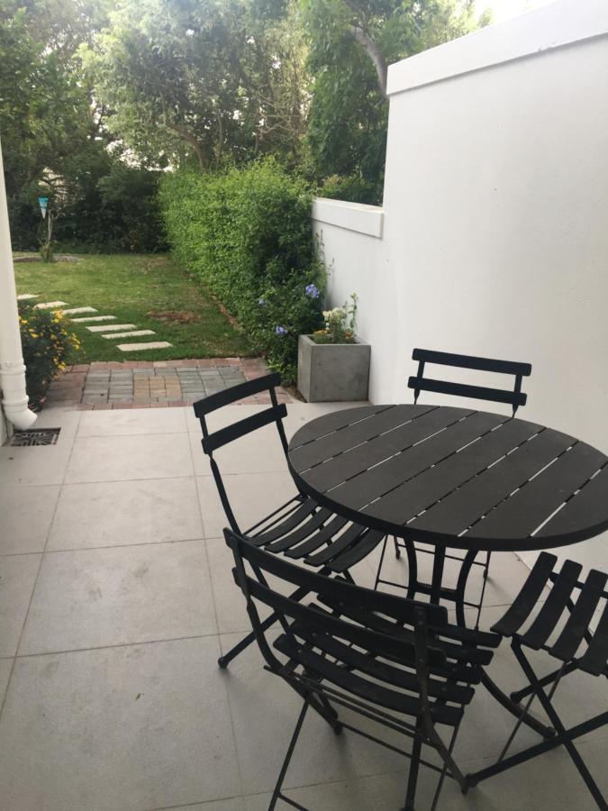 Table Mountain Guest Cottage With Private Garden Fokváros Kültér fotó